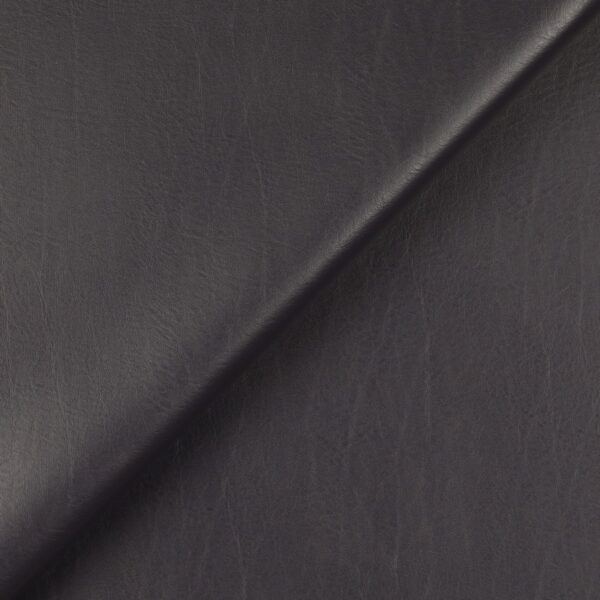 Similpelle in fogli in poliestere. Cos'è la similpelle? E' una riproduzione molto fedele della vera pelle. Questo prodotto non ha origine animale. Si tratta di un prodotto industriale. Morbida al tatto