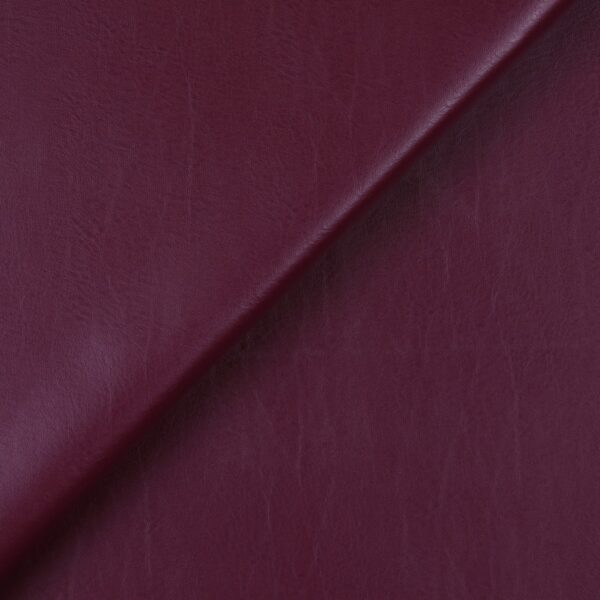 Similpelle in fogli in poliestere. Cos'è la similpelle? E' una riproduzione molto fedele della vera pelle. Questo prodotto non ha origine animale. Si tratta di un prodotto industriale. Morbida al tatto