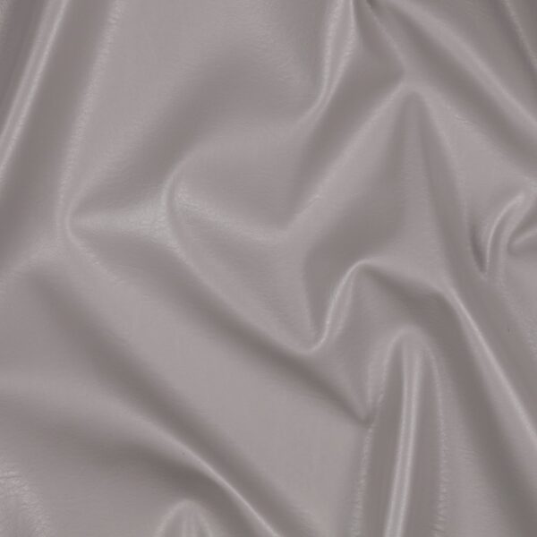 Similpelle in fogli in poliestere. Cos'è la similpelle? E' una riproduzione molto fedele della vera pelle. Questo prodotto non ha origine animale. Si tratta di un prodotto industriale. Morbida al tatto