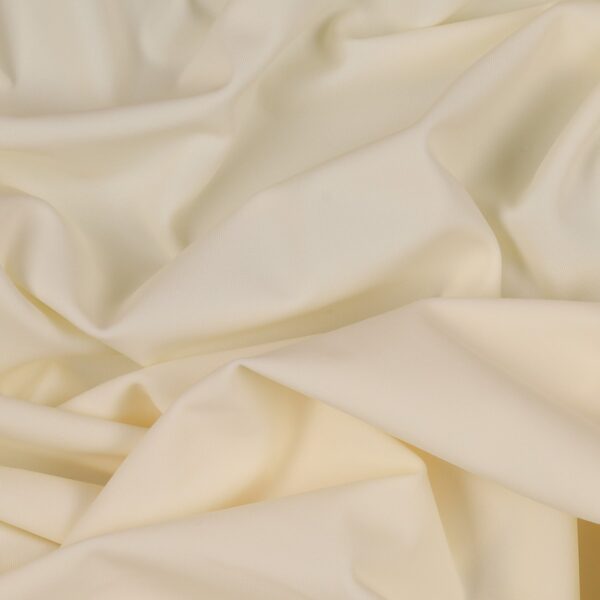 Tessuto Lycra Opaca. Si tratta di un materiale creato apposta per aderire alla figura corporea. Elastico e allungabile è dunque molto usato nel mondo dello sport