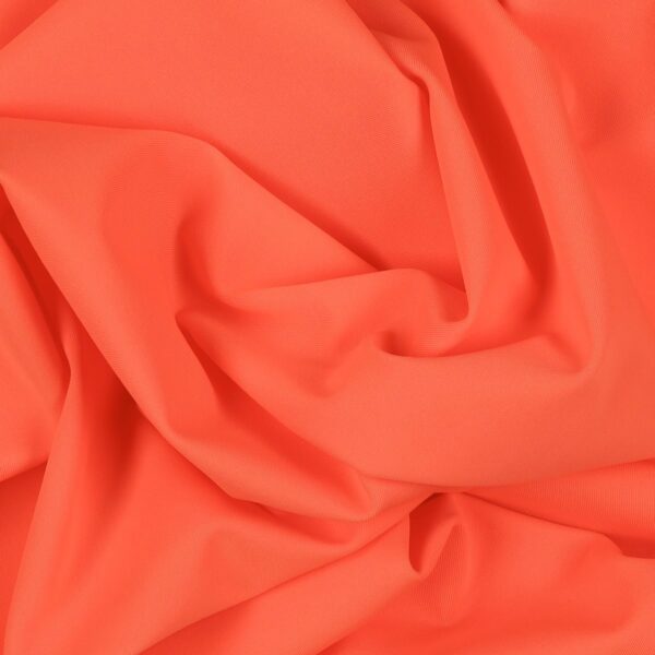 Tessuto Lycra Opaca. Si tratta di un materiale creato apposta per aderire alla figura corporea. Elastico e allungabile è dunque molto usato nel mondo dello sport