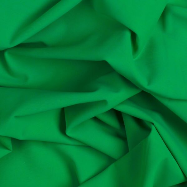 Tessuto Lycra Opaca. Si tratta di un materiale creato apposta per aderire alla figura corporea. Elastico e allungabile è dunque molto usato nel mondo dello sport