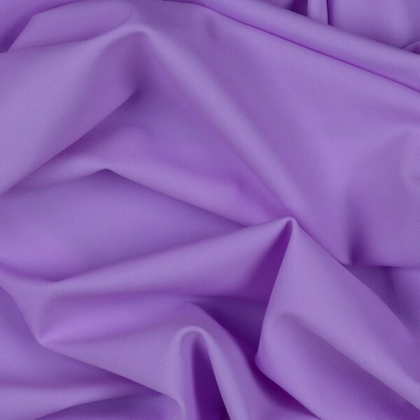 Tessuto Lycra Opaca. Si tratta di un materiale creato apposta per aderire alla figura corporea. Elastico e allungabile è dunque molto usato nel mondo dello sport