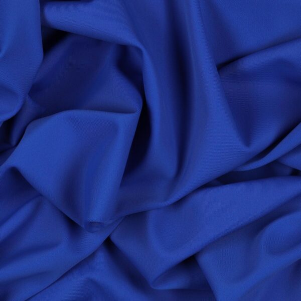 Tessuto Lycra Opaca. Si tratta di un materiale creato apposta per aderire alla figura corporea. Elastico e allungabile è dunque molto usato nel mondo dello sport