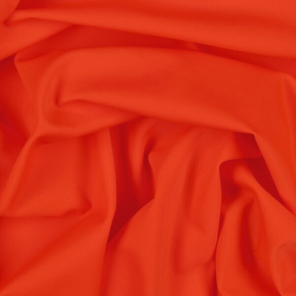 Tessuto Lycra Opaca. Si tratta di un materiale creato apposta per aderire alla figura corporea. Elastico e allungabile è dunque molto usato nel mondo dello sport