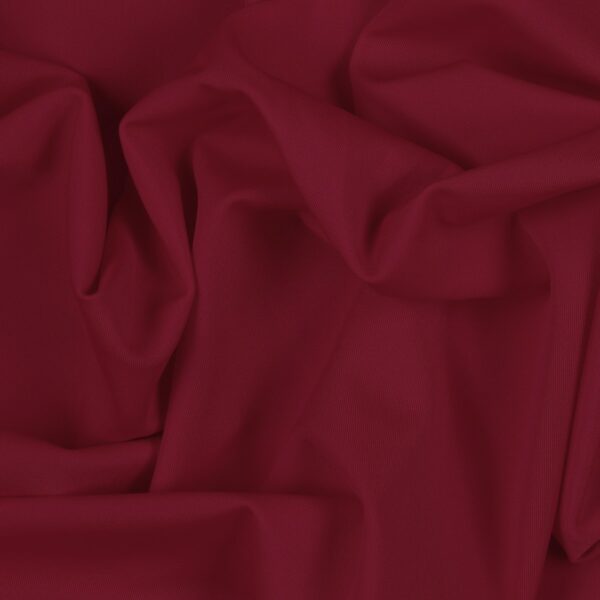 Tessuto Lycra Opaca. Si tratta di un materiale creato apposta per aderire alla figura corporea. Elastico e allungabile è dunque molto usato nel mondo dello sport