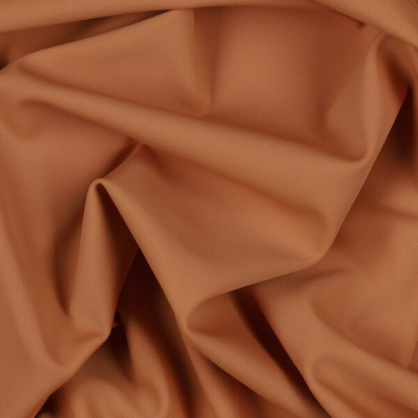 Tessuto Lycra Opaca. Si tratta di un materiale creato apposta per aderire alla figura corporea. Elastico e allungabile è dunque molto usato nel mondo dello sport