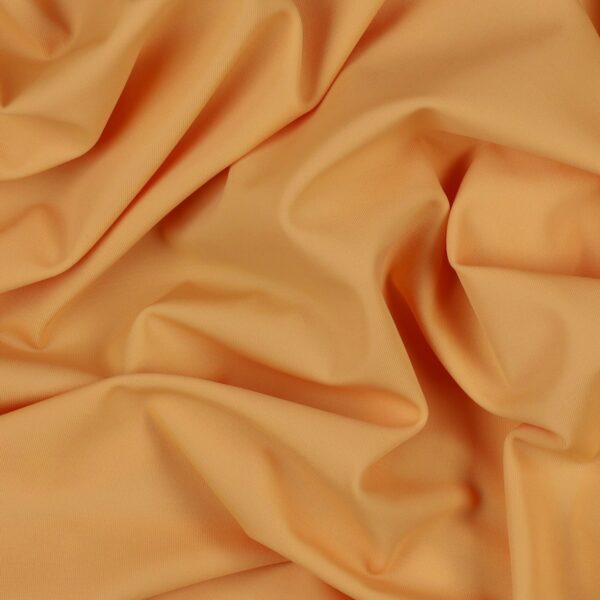 Tessuto Lycra Opaca. Si tratta di un materiale creato apposta per aderire alla figura corporea. Elastico e allungabile è dunque molto usato nel mondo dello sport