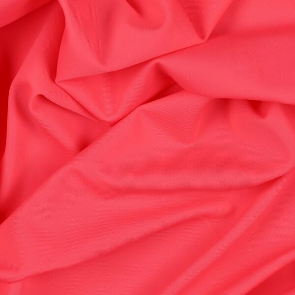 Tessuto Lycra Opaca. Si tratta di un materiale creato apposta per aderire alla figura corporea. Elastico e allungabile è dunque molto usato nel mondo dello sport