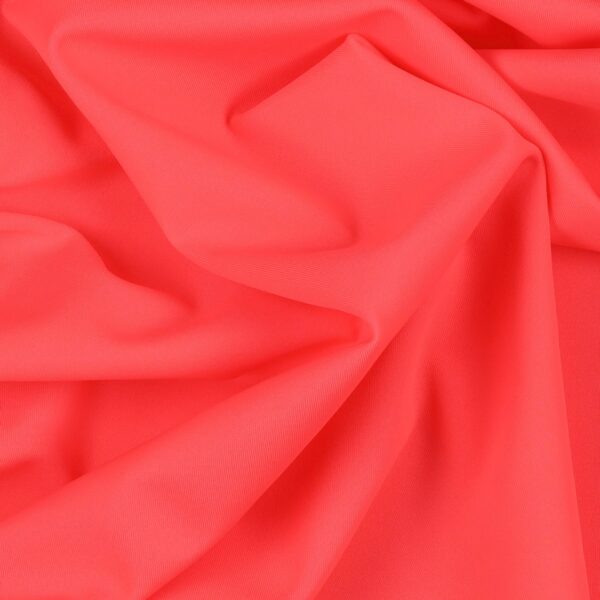 Tessuto Lycra Opaca. Si tratta di un materiale creato apposta per aderire alla figura corporea. Elastico e allungabile è dunque molto usato nel mondo dello sport