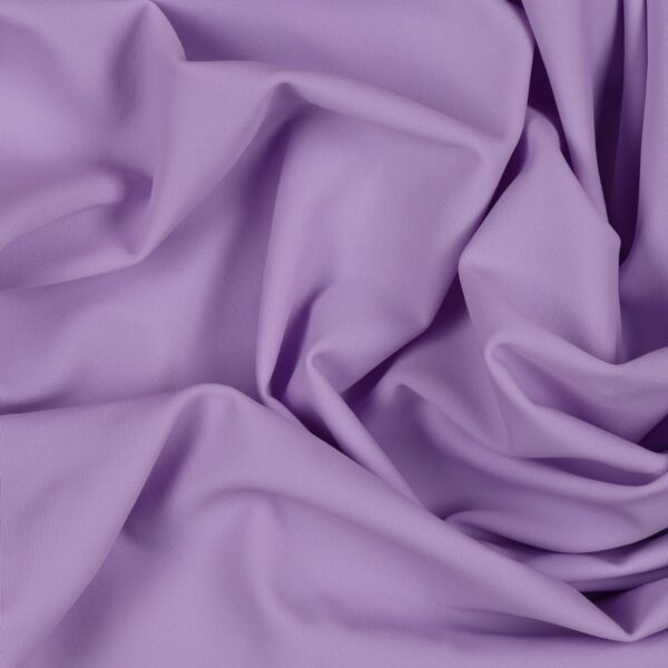 Tessuto Lycra Opaca. Si tratta di un materiale creato apposta per aderire alla figura corporea. Elastico e allungabile è dunque molto usato nel mondo dello sport