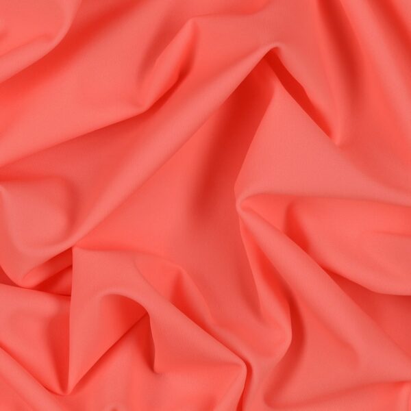 Tessuto Lycra Opaca. Si tratta di un materiale creato apposta per aderire alla figura corporea. Elastico e allungabile è dunque molto usato nel mondo dello sport