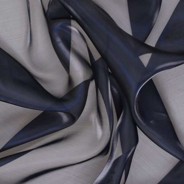 Dettaglio organza lucida blu navy - trasparenza e riflessi