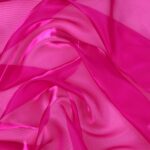 Dettaglio organza lucida fucsia pop - trasparenza e riflessi