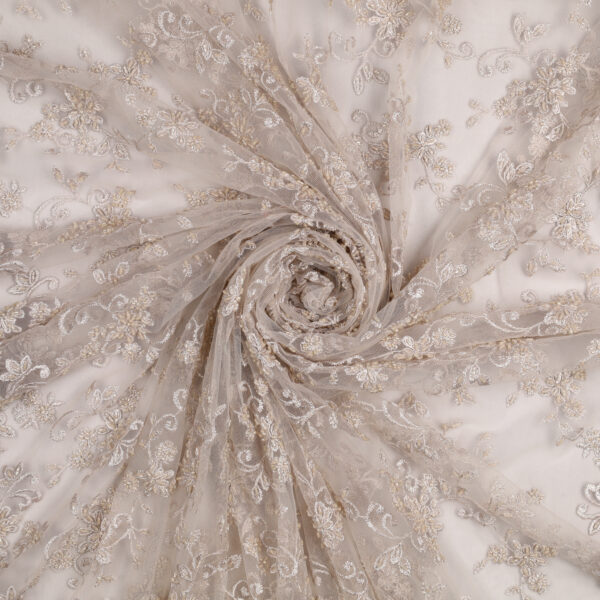 Pizzo Macramè Pregiato – Fantasia Fiorellino – Mezzo Metro – Ghiaccio