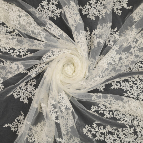 Pizzo Macramè Pregiato - Fantasia Giglio - Mezzo Metro - Avorio